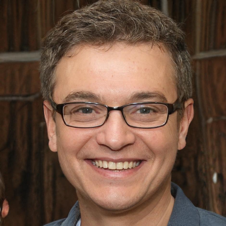 Carlos Mendoza, Director de Recursos Humanos